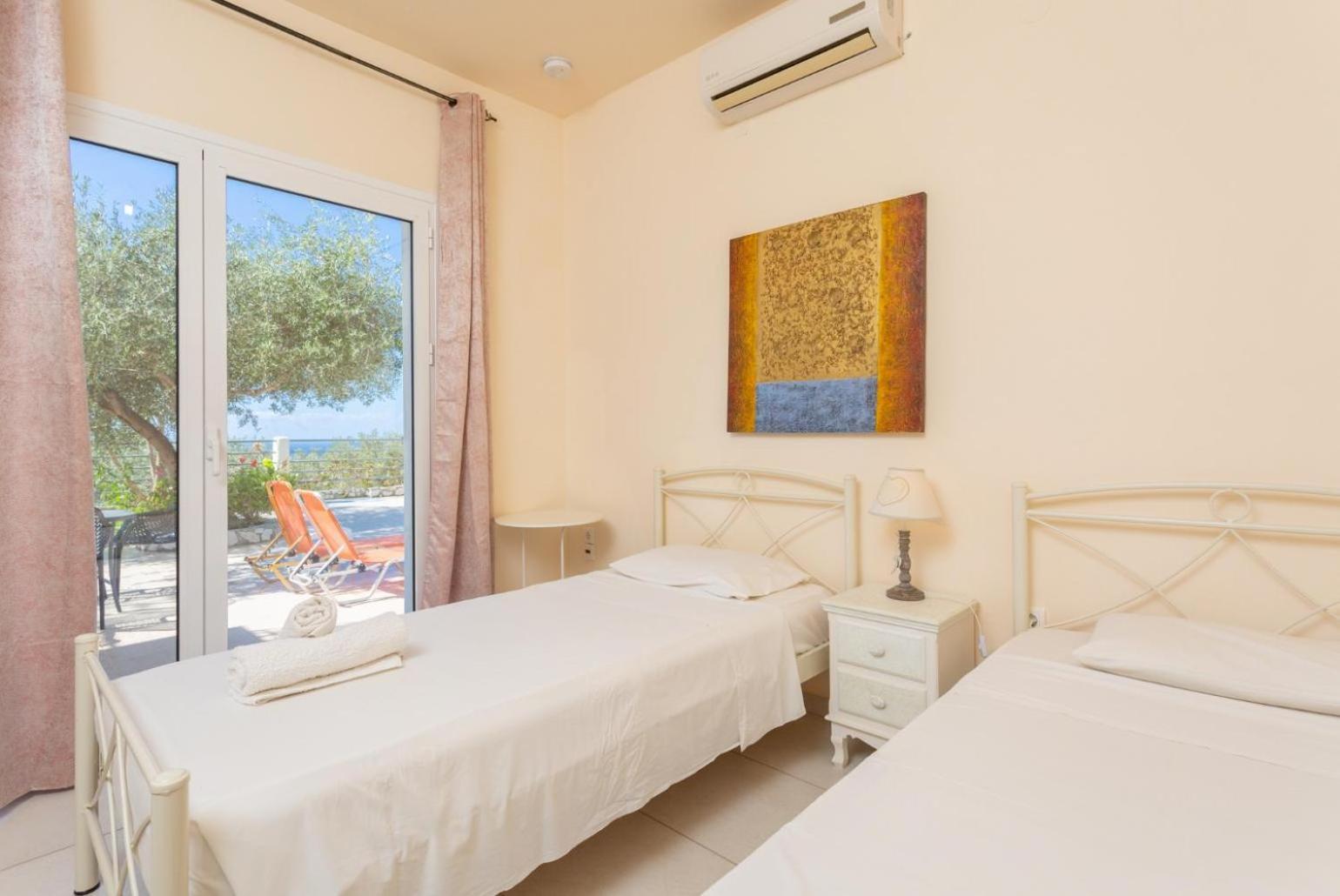 Villa Eri Vlachata ภายนอก รูปภาพ